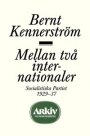 Omslag: Mellan två internationaler